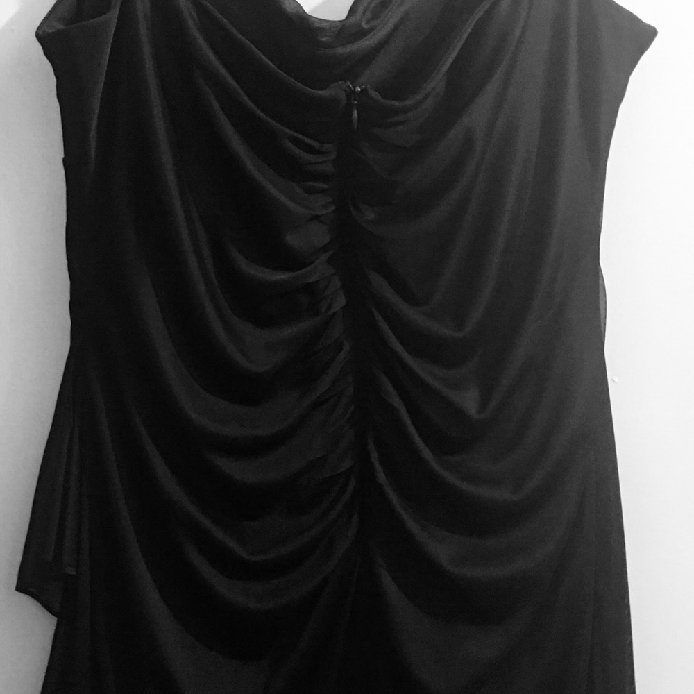 SOLD Scarlett Brand women’s black evening dress - Picture 6 of 8